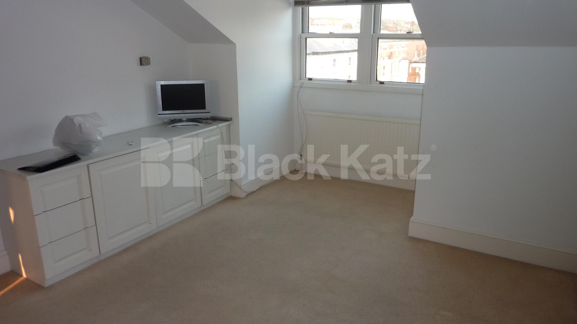 			NEW INSTRUCTION!, 1 Bedroom, 1 bath, 1 reception Flat			 Belsize Square, BELSIZE PARK